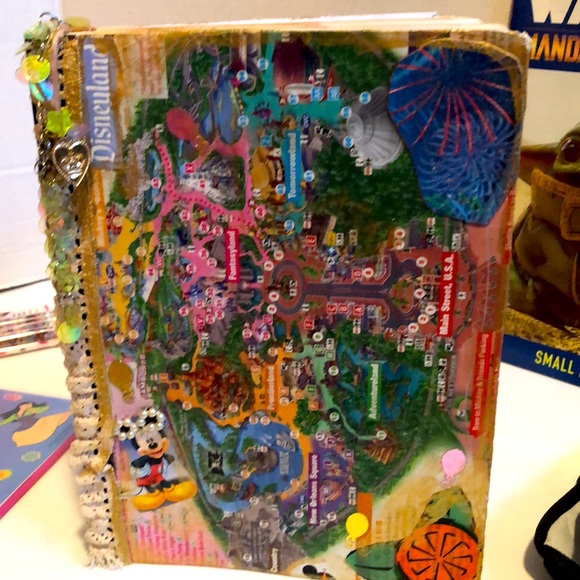 🔴Disney item bundle 4less Star Wars, Gro Gru, princesse, Minnie glitter p… - Picture 6 of 12